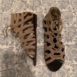 Bakers gladiator sandals size 6